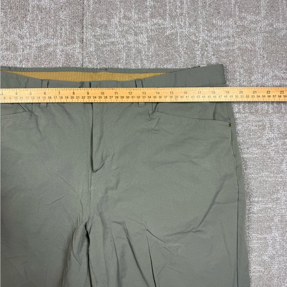 Rei Cooperative Green Casual Stretch Hiking Outdoor Short Men Size 40 - Picture 2 of 6
